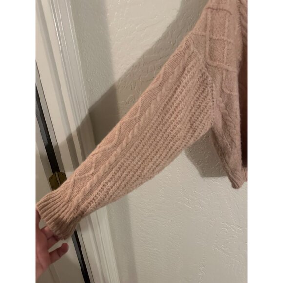 Guess Light Pink Cable Knit Relaxed V Neck Fisherman Chunky Sweater - Picture 2 of 8